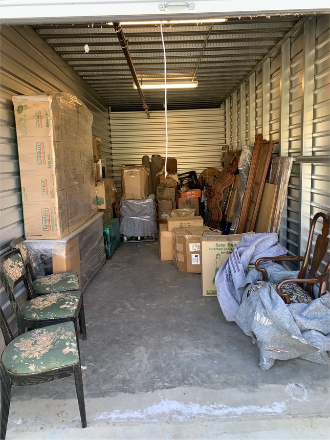 10 x 25 storage unit in Oak View, CA