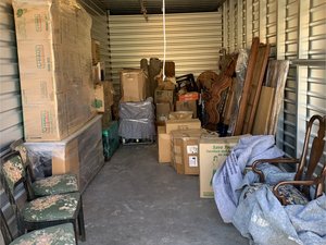 10 x 25 storage unit in Oak View, CA