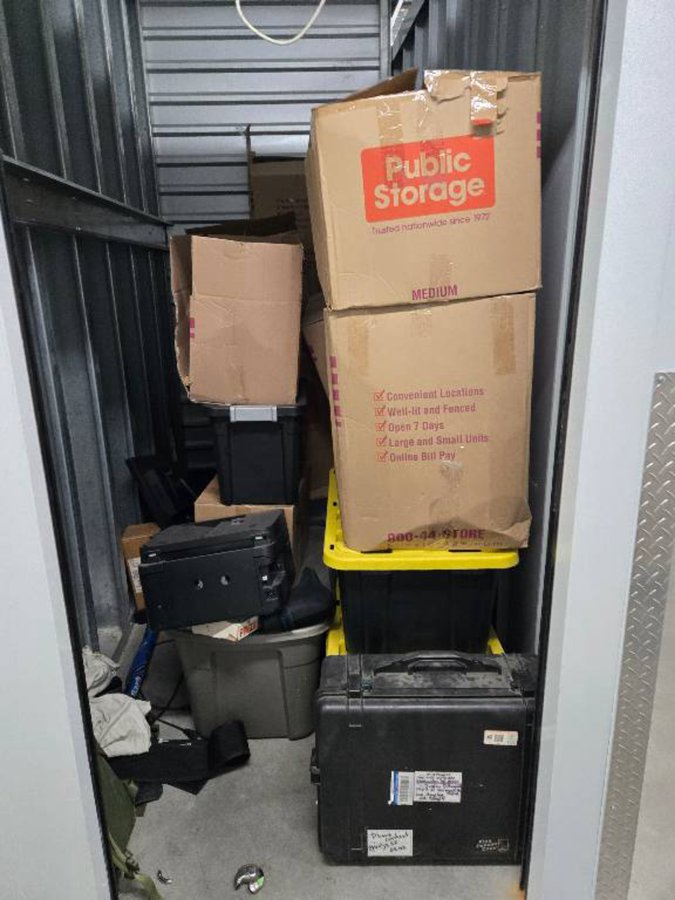 5 x 10 storage unit in Los Angeles, CA