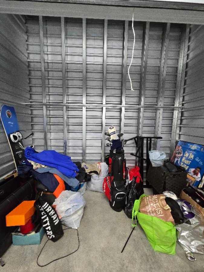 10 x 5 storage unit in Los Angeles, CA