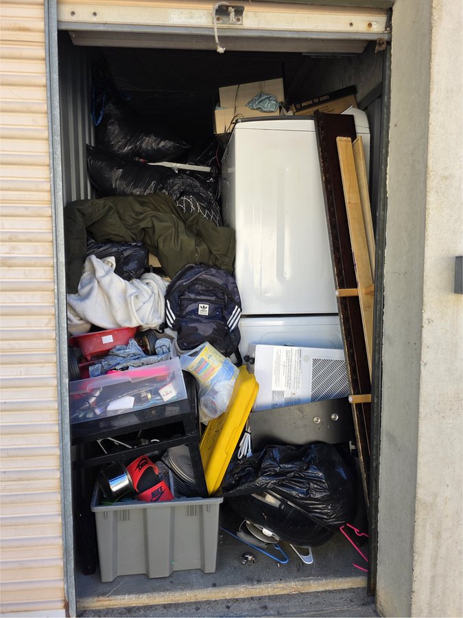 10 x 15 storage unit in Manchester, NH