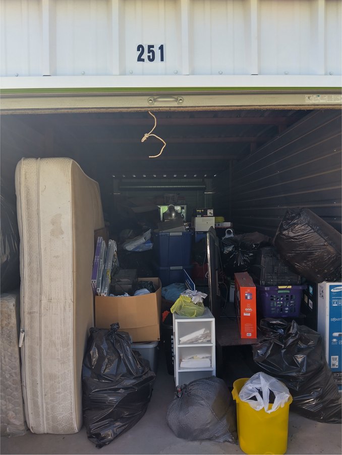 10 x 30 storage unit in Athens, TX