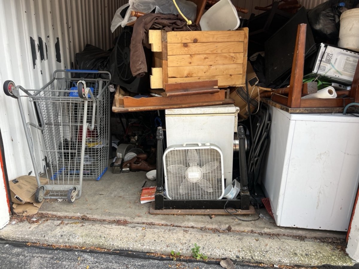 10 x 15 storage unit in Milwaukee, WI