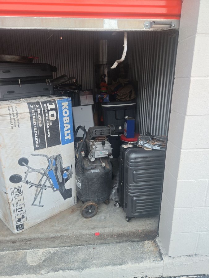10 x 10 storage unit in Rockingham, NC