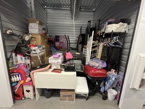 10 x 10 storage unit in Monterey Park, CA