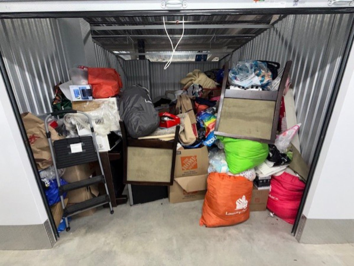 10 x 4 storage unit in Hempstead, NY