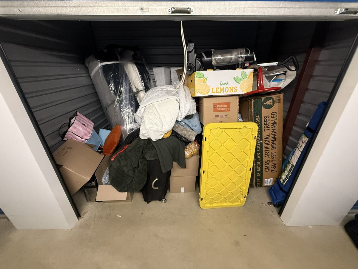 7 x 10 storage unit in Alexandria, VA