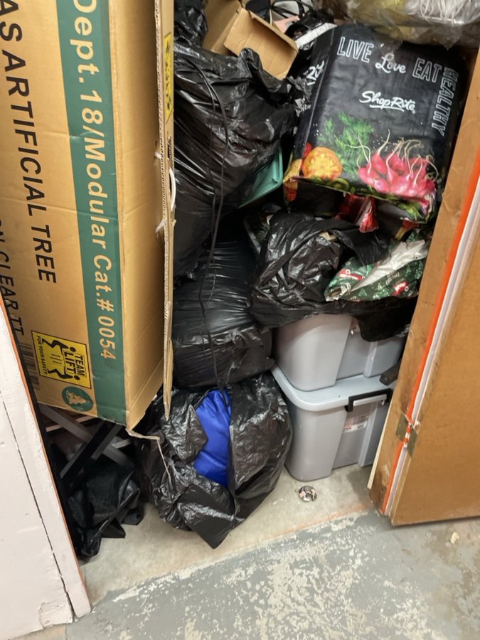 5 x 5 storage unit in Edgewater Park, NJ
