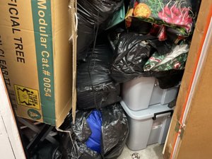 5 x 5 storage unit in Edgewater Park, NJ