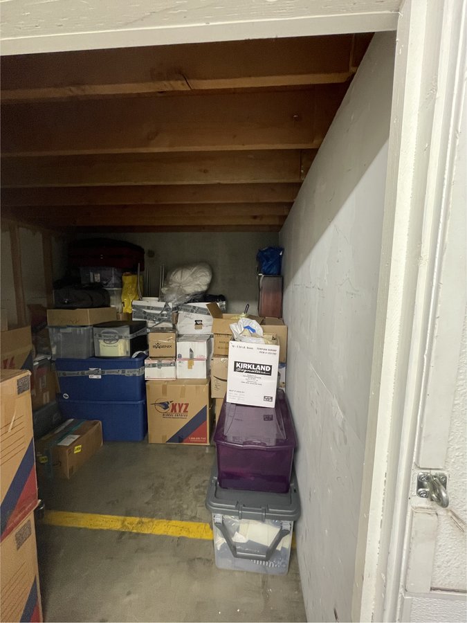 9 x 10 storage unit in Van Nuys, CA