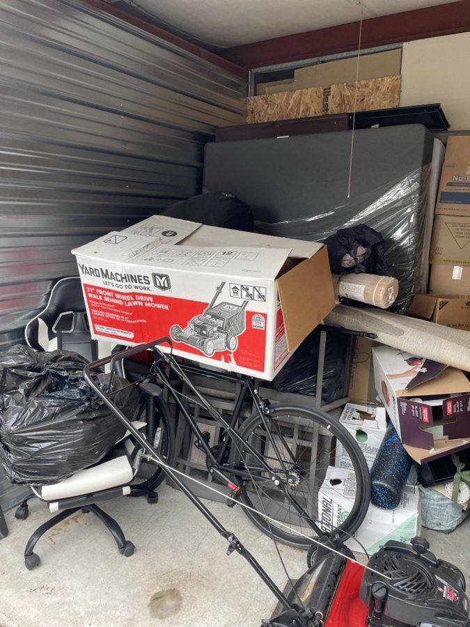 10 x 10 storage unit in Edgewater Park, NJ