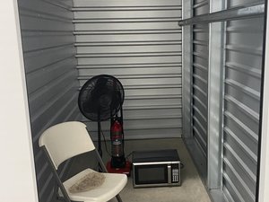 5 x 10 storage unit in Edgewood, WA