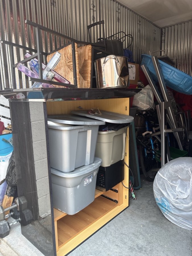 10 x 15 storage unit in Mercerville, NJ