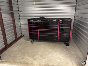 7 x 10 storage unit in Morganville, NJ