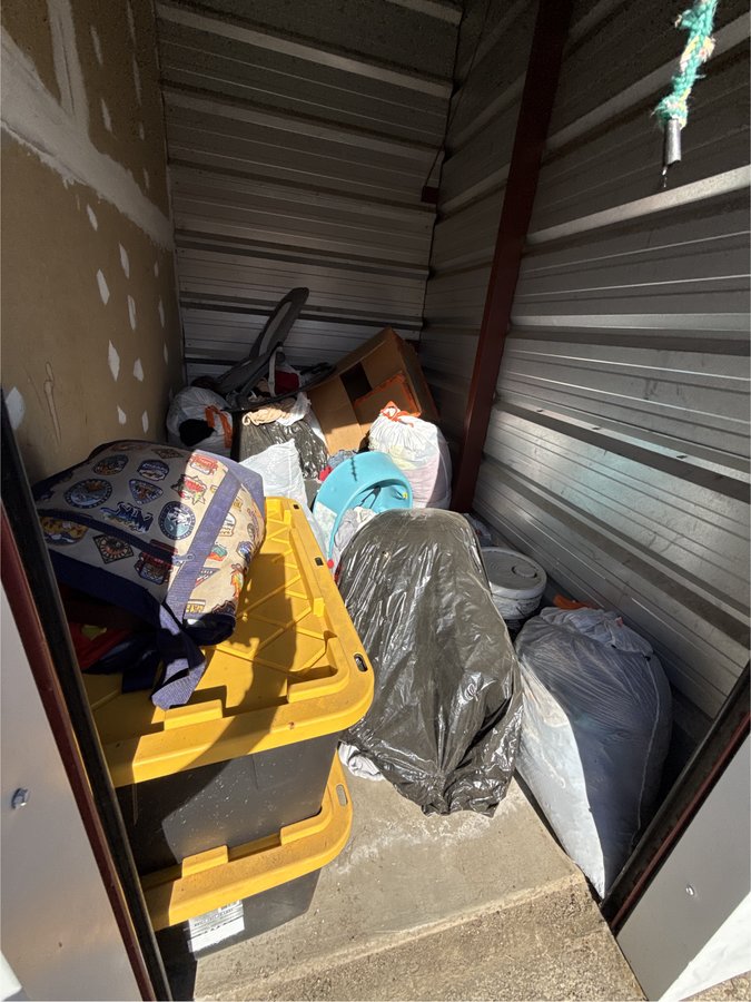 5 x 8 storage unit in Linda, CA