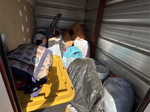 5 x 8 storage unit in Linda, CA