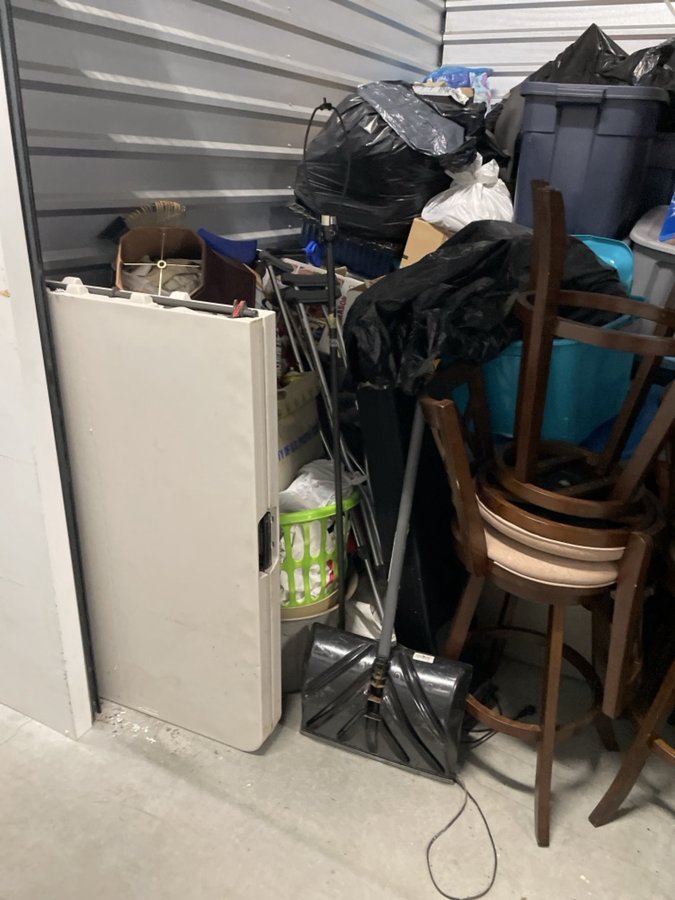 10 x 10 storage unit in Trenton, NJ