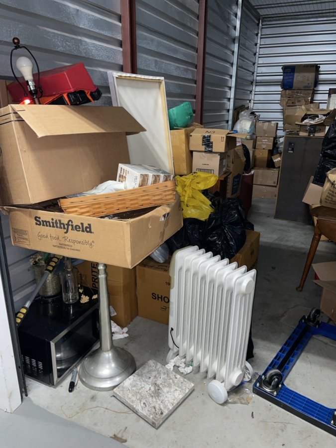 10 x 20 storage unit in Trenton, NJ