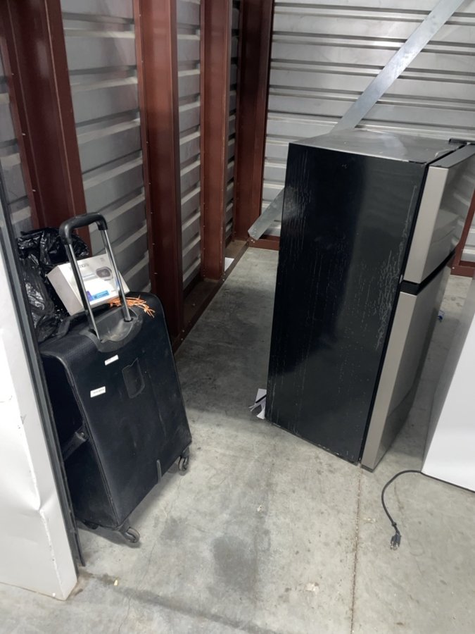10 x 10 storage unit in Trenton, NJ