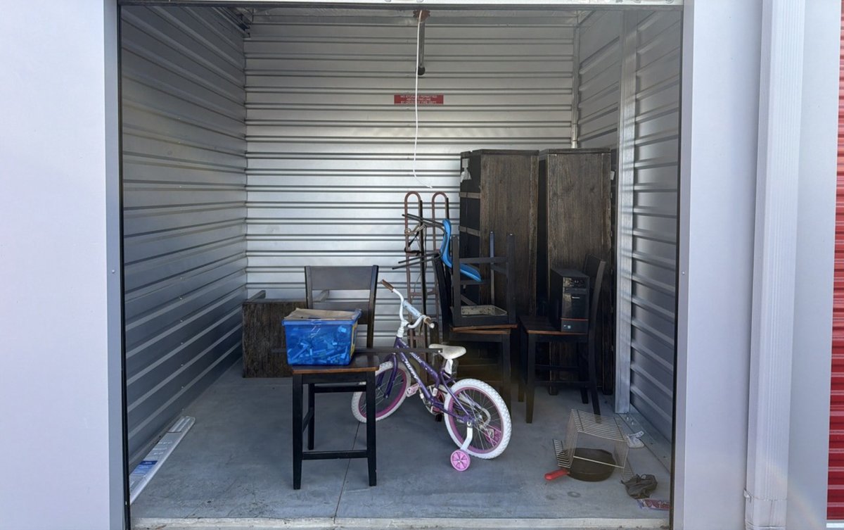 10 x 10 storage unit in Redlands, CA