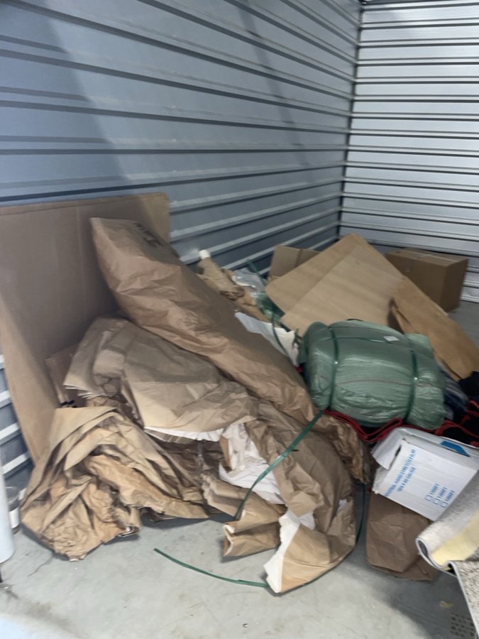 10 x 15 storage unit in Trenton, NJ