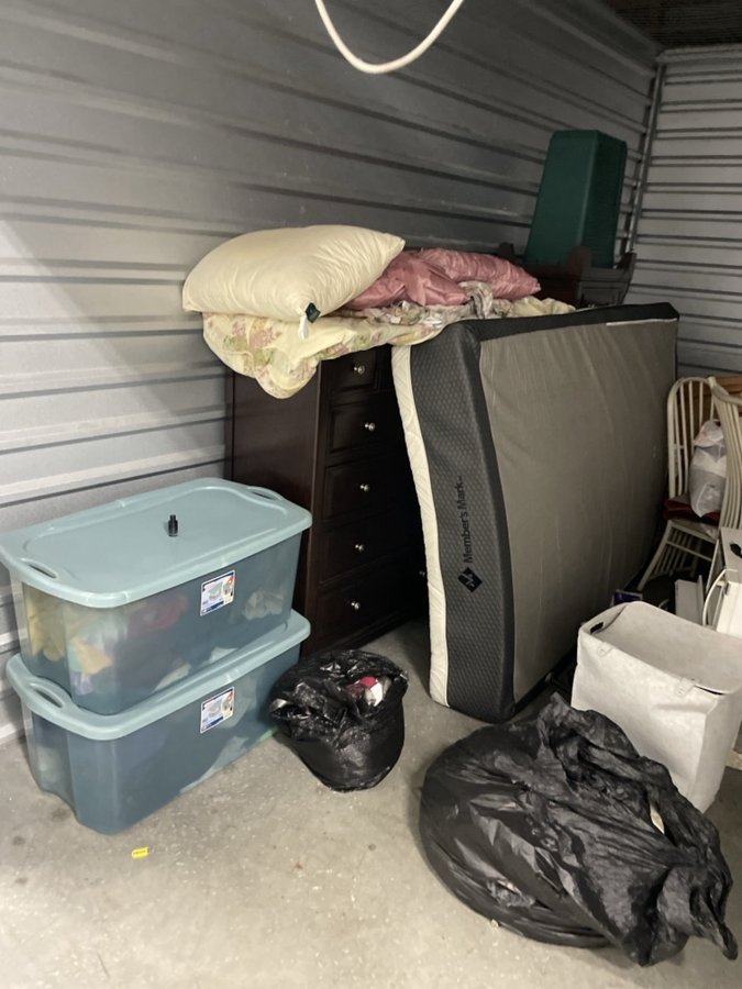 10 x 10 storage unit in Trenton, NJ