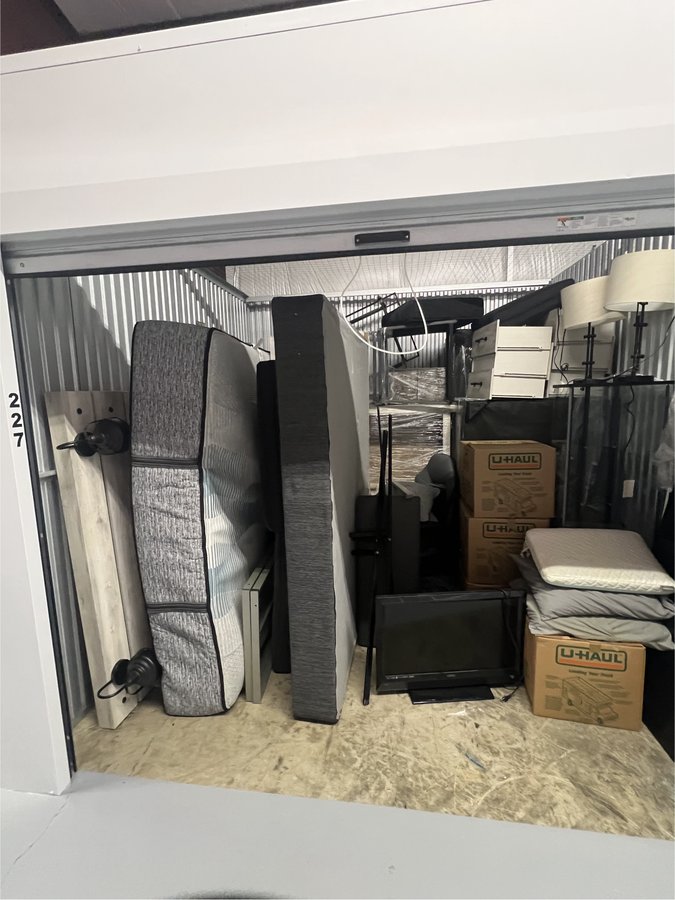 10 x 10 storage unit in Hattiesburg, MS