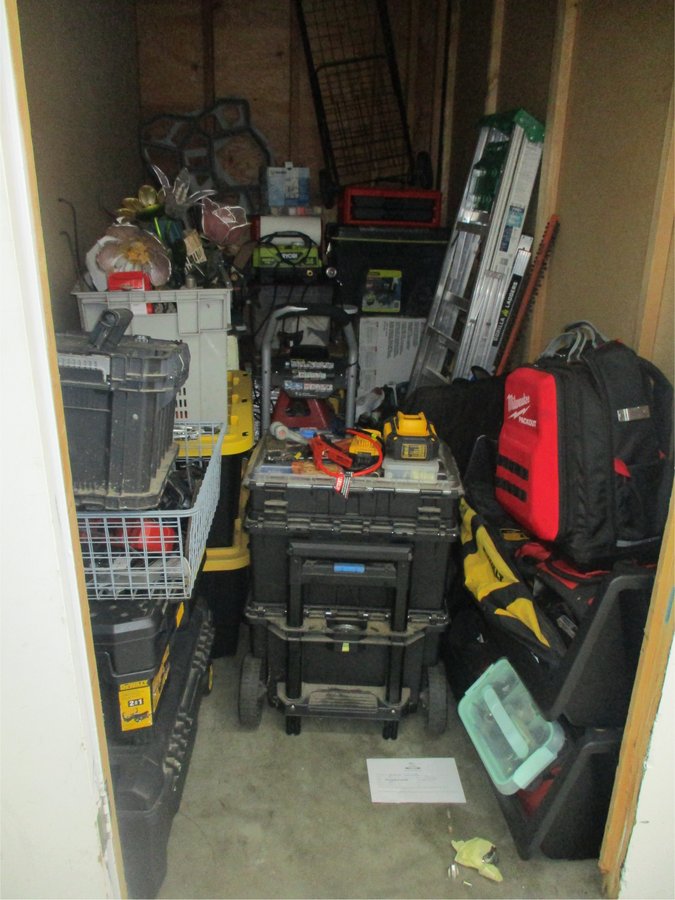 5 x 10 storage unit in Fairfield, CA
