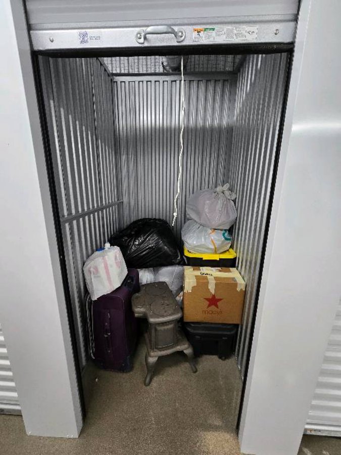 5 x 5 storage unit in Fair Oaks, CA