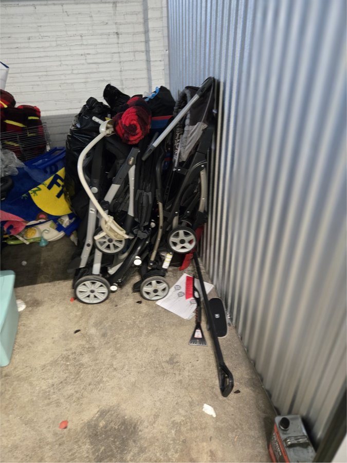 10 x 15 storage unit in Pittsburgh, PA