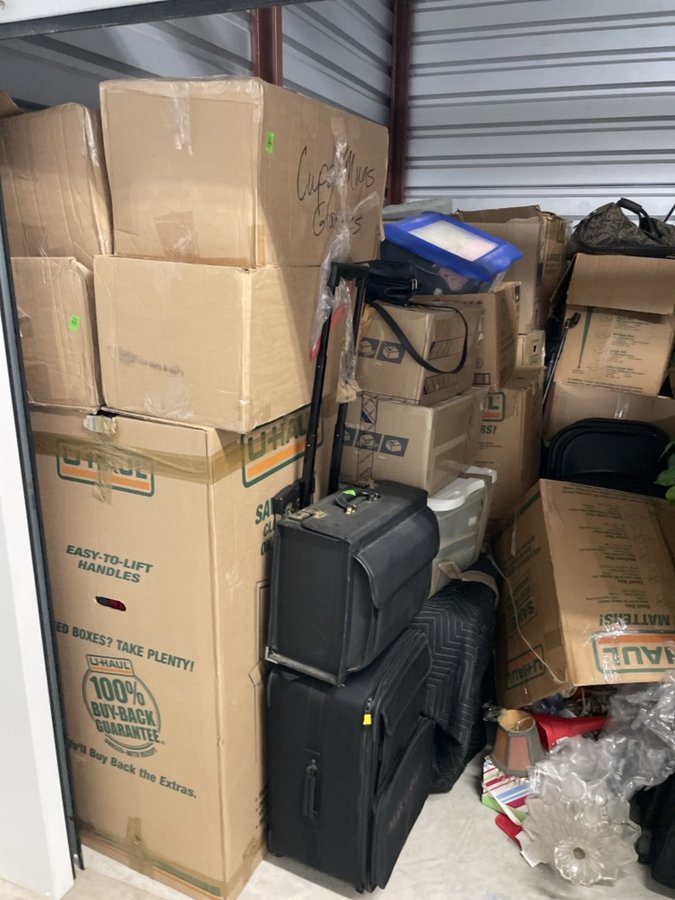 10 x 10 storage unit in Burlington, NJ