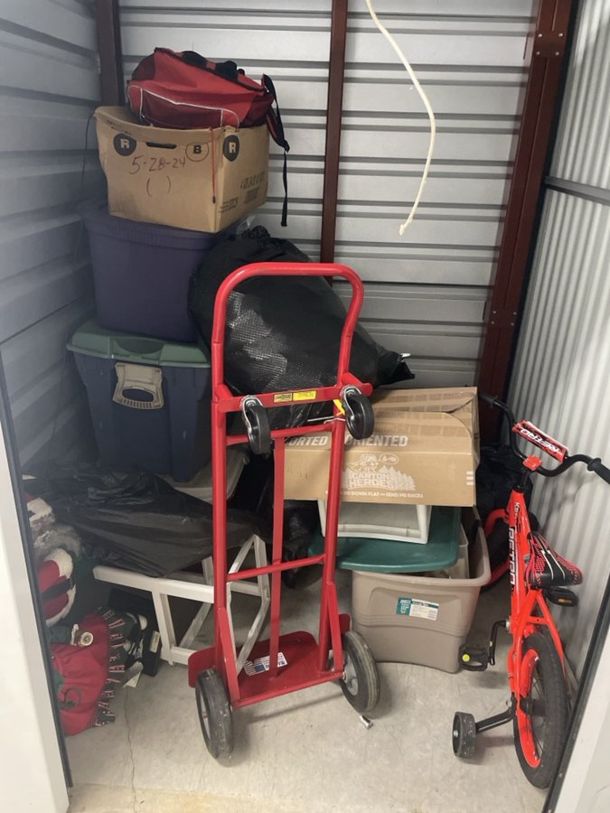 5 x 5 storage unit in Burlington, NJ
