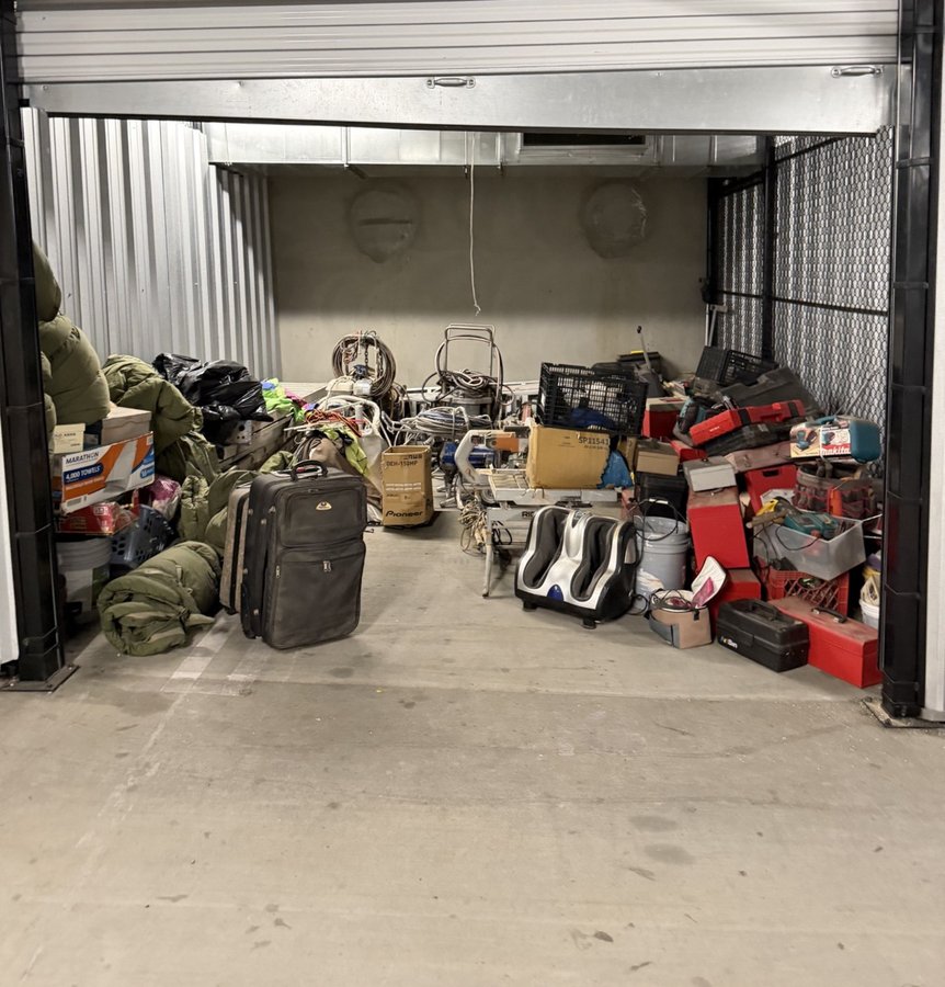 14 x 18 storage unit in Los Angeles, CA