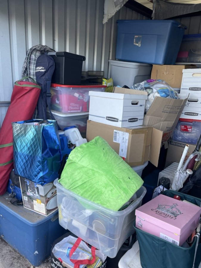 15 x 10 storage unit in Burlington, NJ