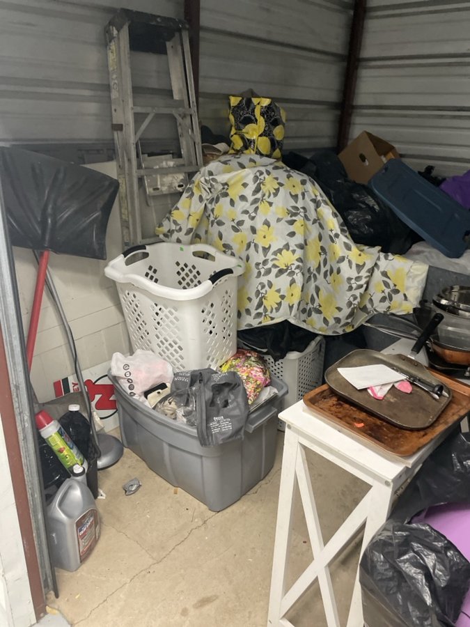 10 x 10 storage unit in Trenton, NJ