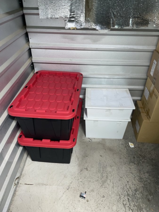 10 x 5 storage unit in Burlington, NJ