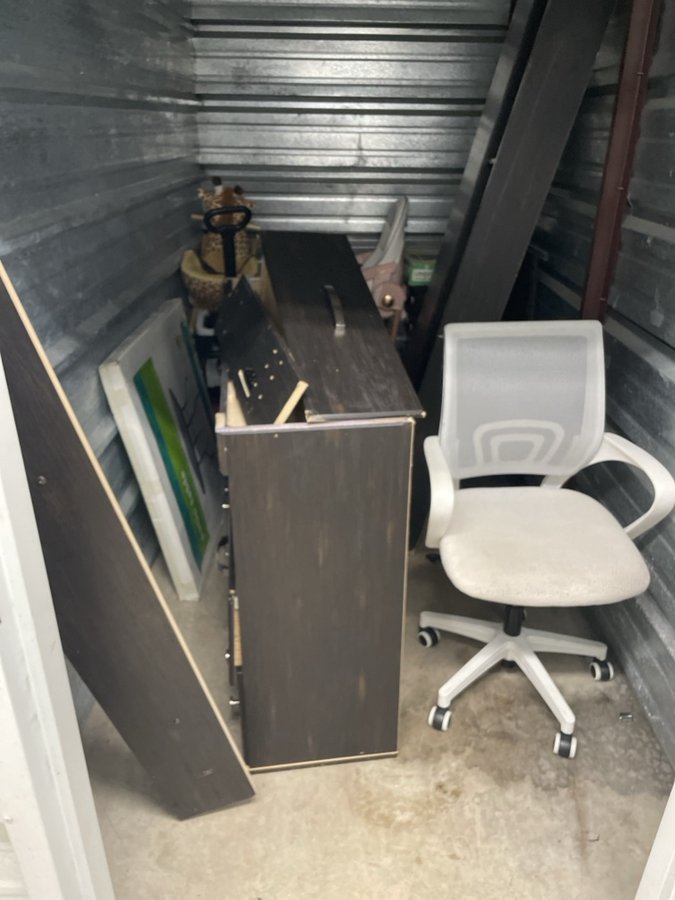 5 x 10 storage unit in Maple Shade, NJ
