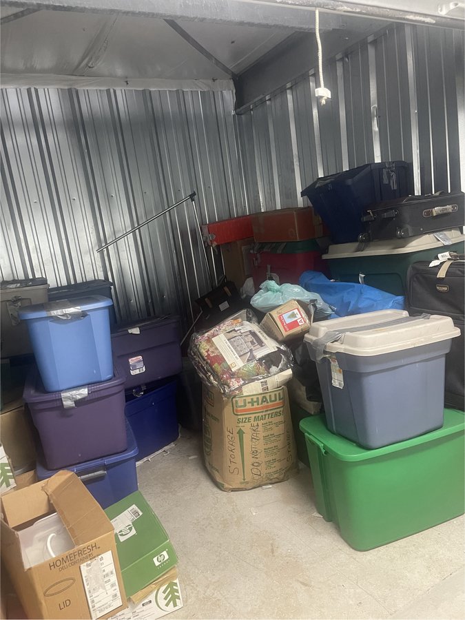 10 x 10 storage unit in Manchester, CT