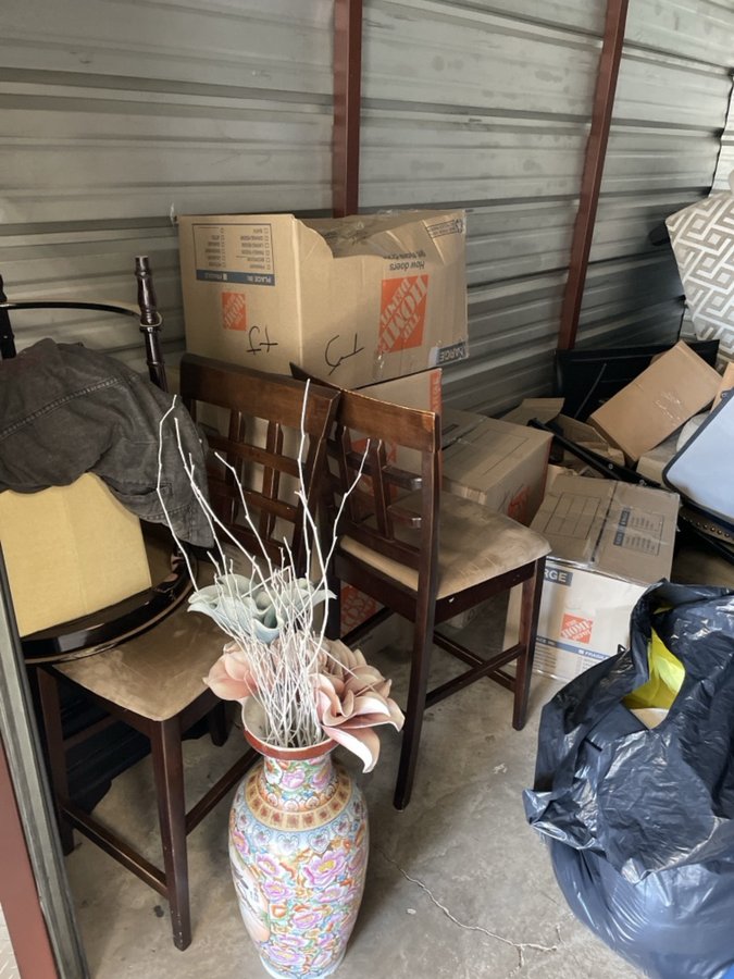 10 x 15 storage unit in Trenton, NJ