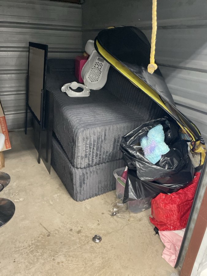 7 x 10 storage unit in Trenton, NJ