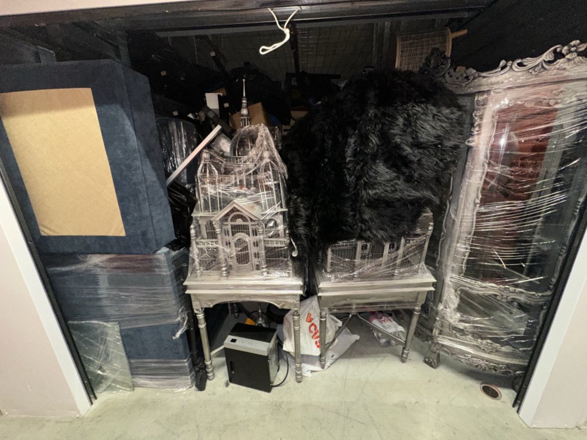 10 x 15 storage unit in North Hollywood, CA