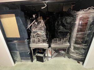 10 x 15 storage unit in North Hollywood, CA