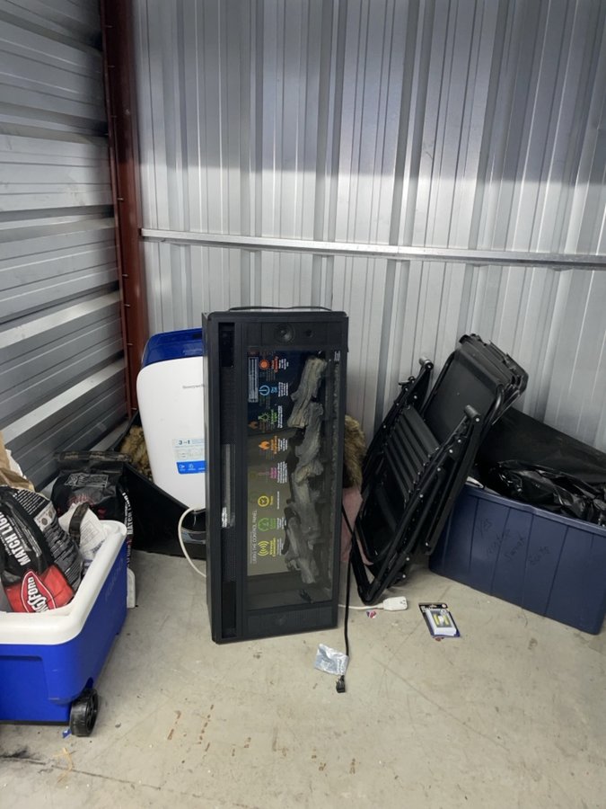 10 x 5 storage unit in Burlington, NJ