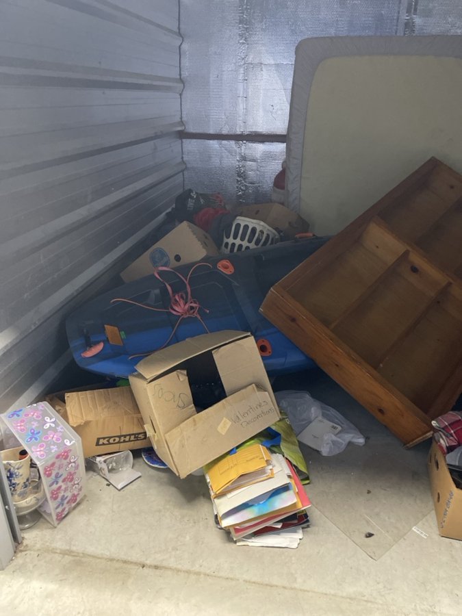 10 x 10 storage unit in Burlington, NJ