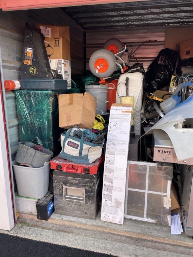 10 x 10 storage unit in Burlington, NJ