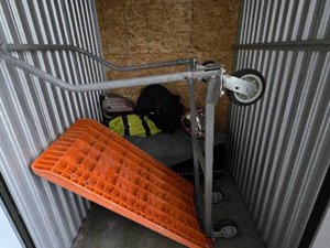 5 x 5 storage unit in Gardena, CA
