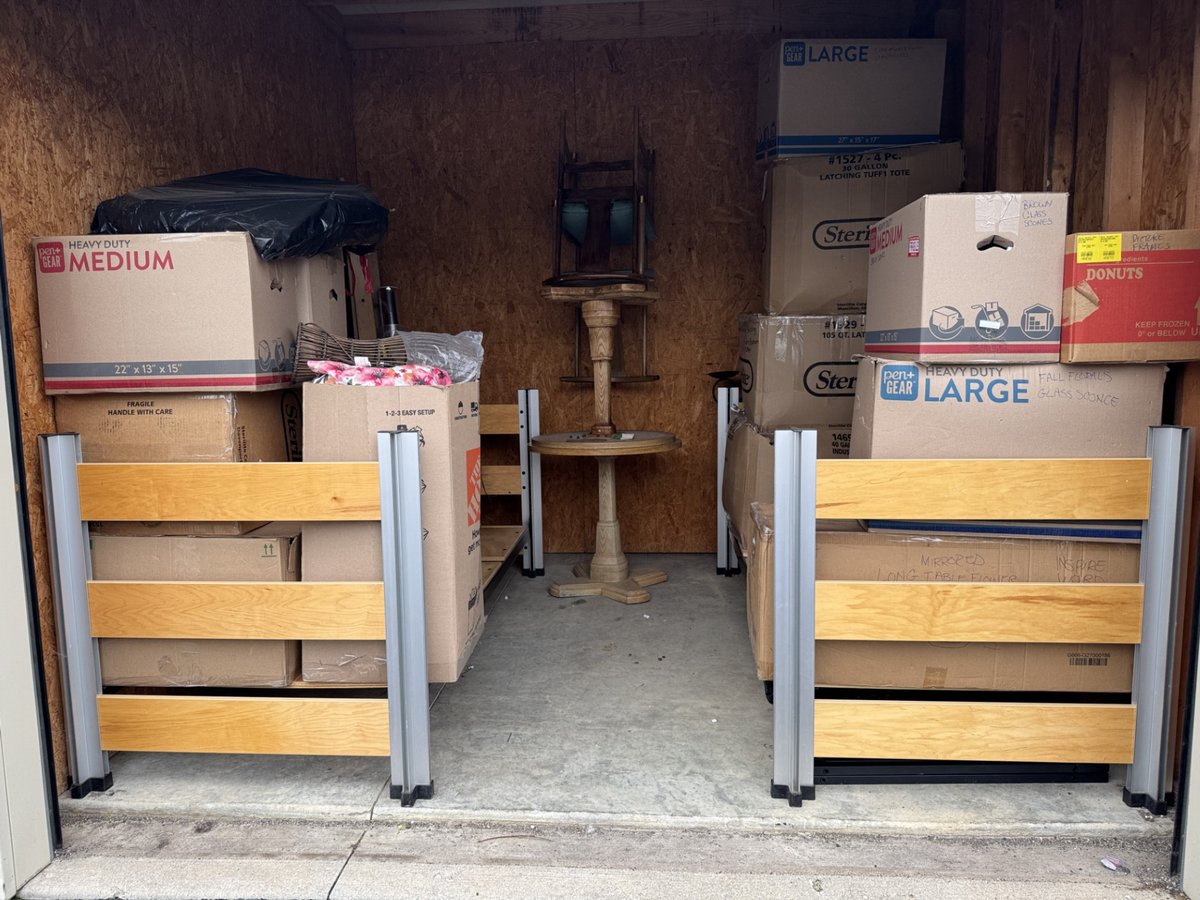 10 x 10 storage unit in Joliet, IL