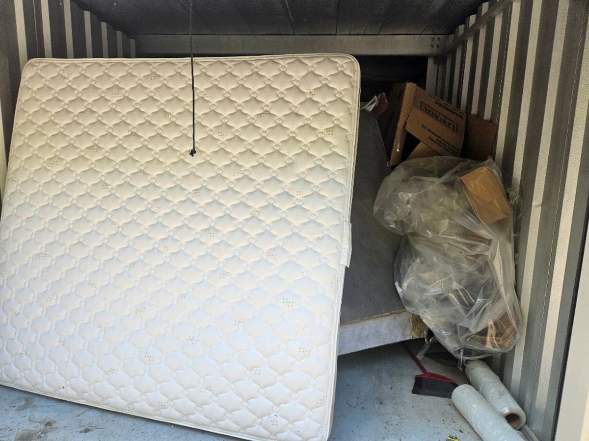10 x 20 storage unit in Columbia, SC