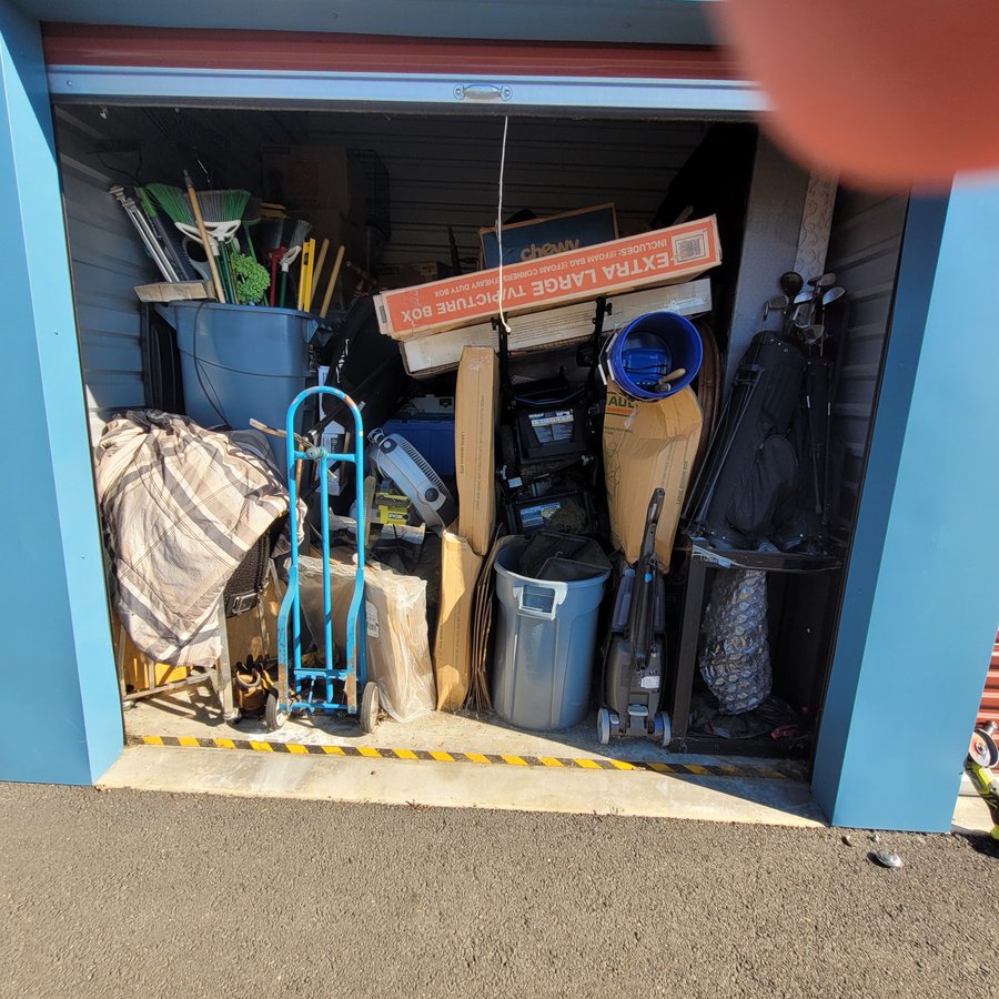 10 x 10 storage unit in Ridgefield, WA