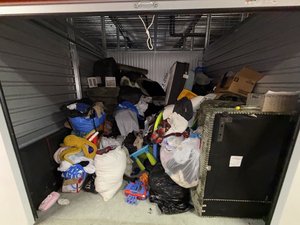 10 x 10 storage unit in North Hollywood, CA
